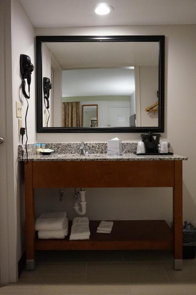 Double Room with Two Double Beds - Non-Smoking interior